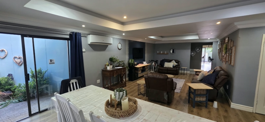 6 Bedroom Property for Sale in Parys Free State